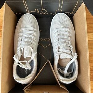 New in Box! Allbirds Tree Piper sneakers Kaikoura White Size Men’s 8/Women’s 9.5